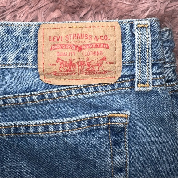 Levi’s shorts - Picture 3 of 4